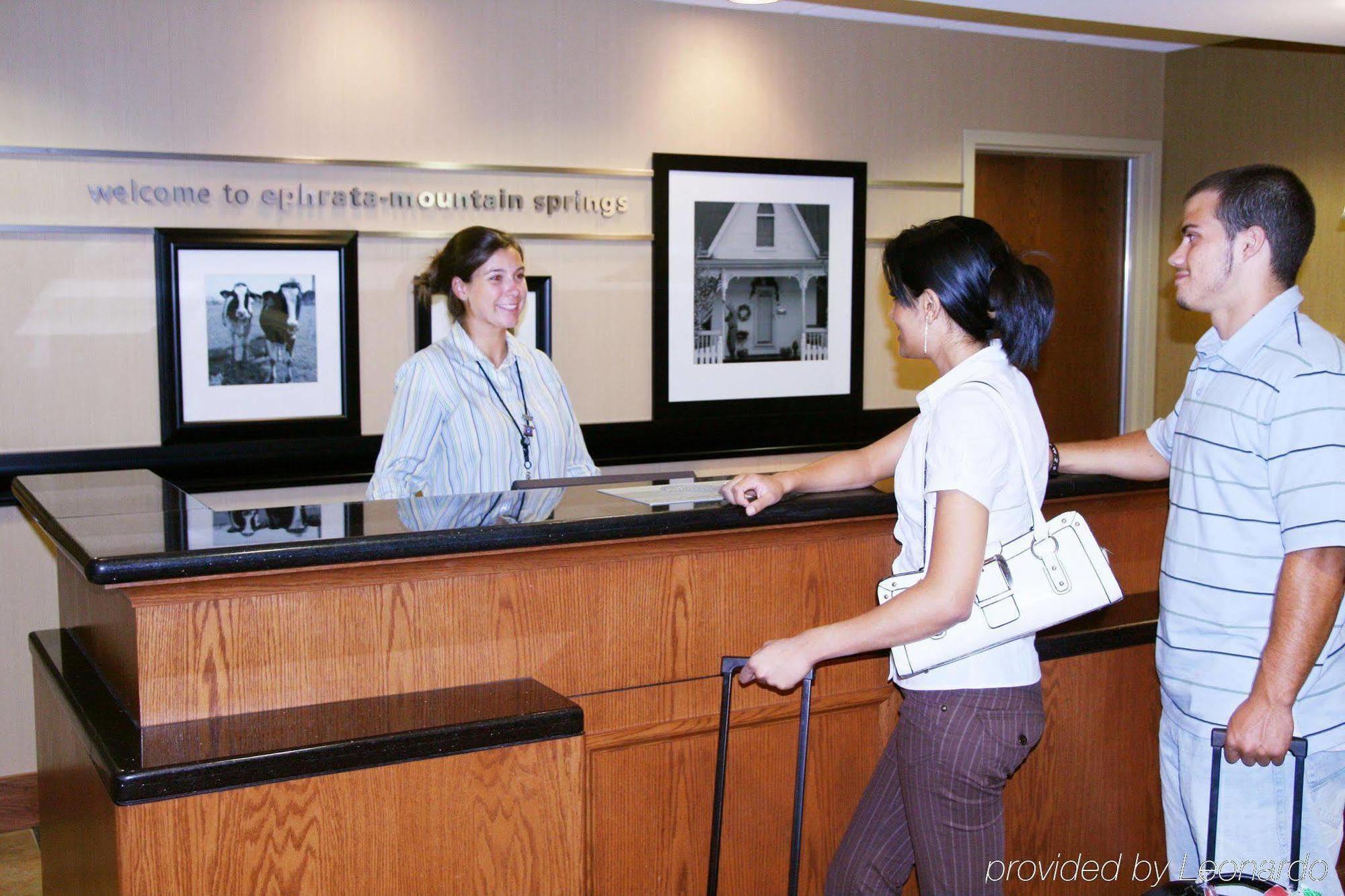 Hampton Inn & Suites Ephrata - Mountain Springs Interior photo