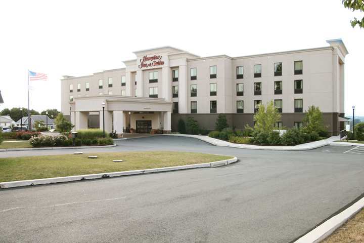 Hampton Inn & Suites Ephrata - Mountain Springs Exterior photo